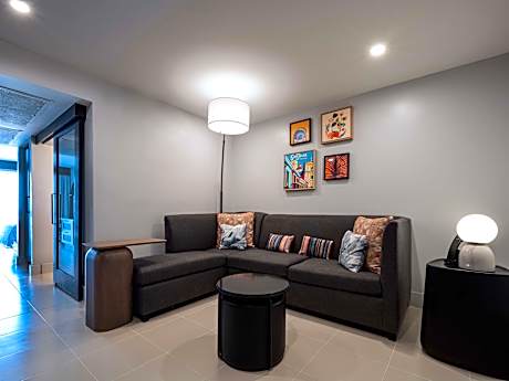 1 King 1 Bedroom Suite