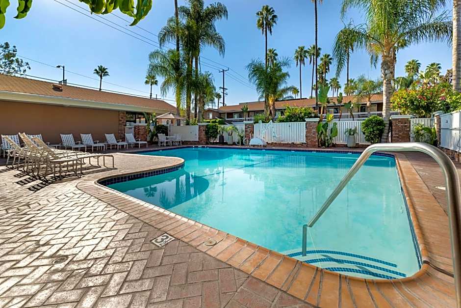 Best Western Plus Carriage Inn