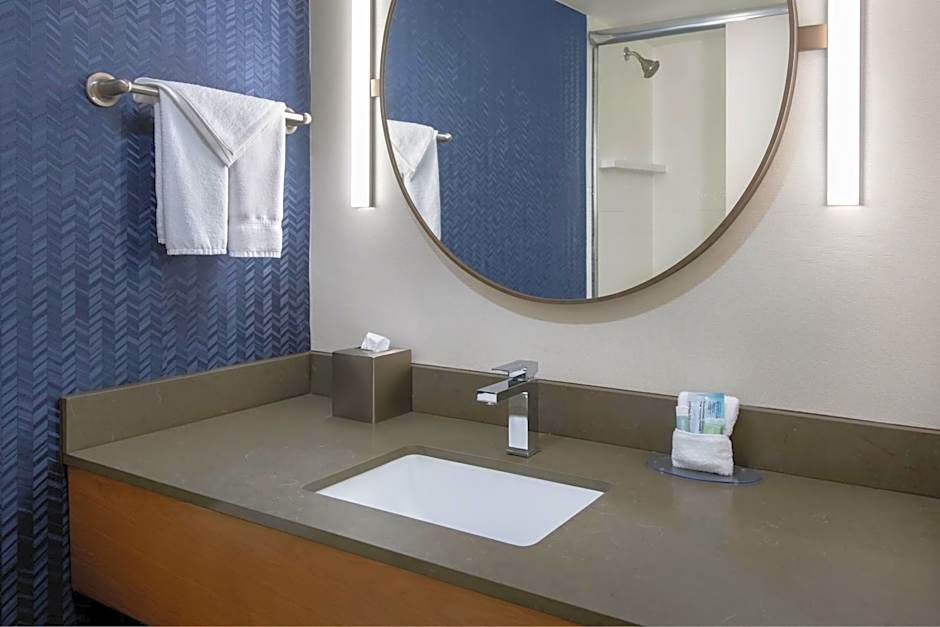 Fairfield Inn by Marriott Rochester Airport