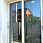 Garden House - B&B near Bus Stop to Beaches & Airport