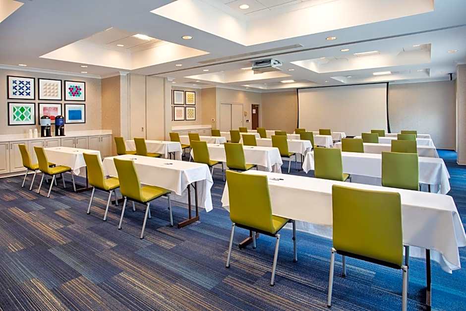 Holiday Inn Express Hotel & Suites Rochester Webster By IHG
