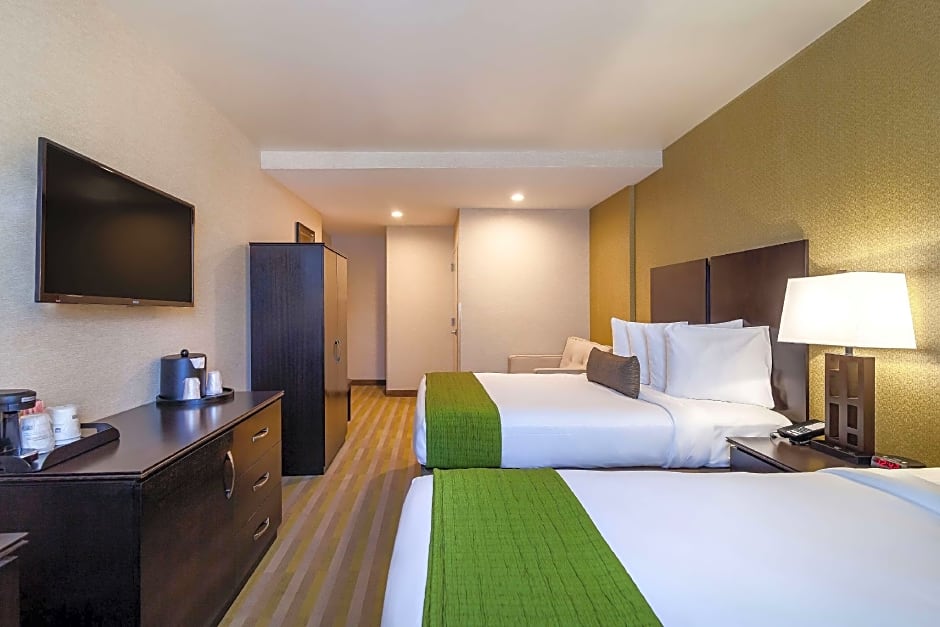 Best Western Plus Plaza Hotel