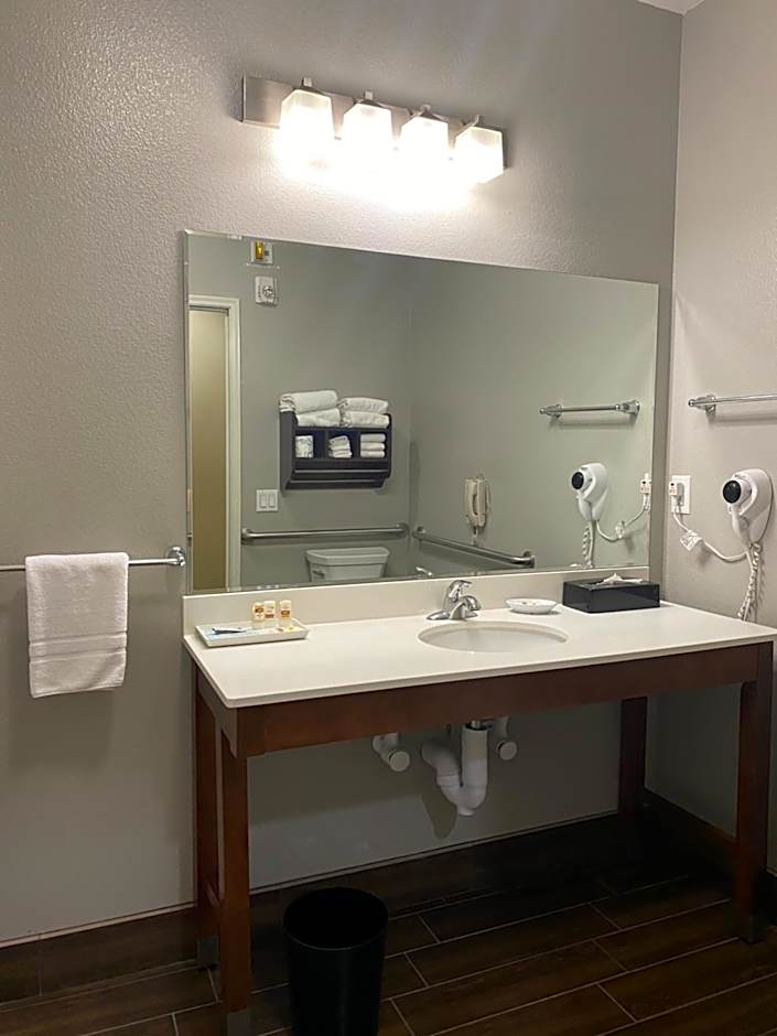 La Quinta Inn & Suites by Wyndham Houston Nw Beltway 8 / West Rd