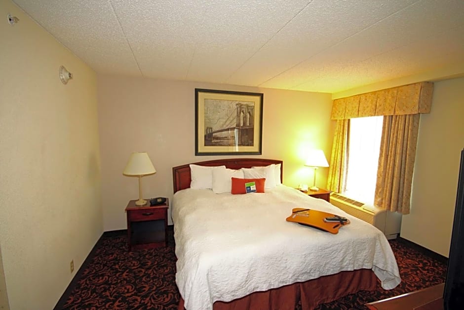 Hampton Inn By Hilton Woodbridge, Nj