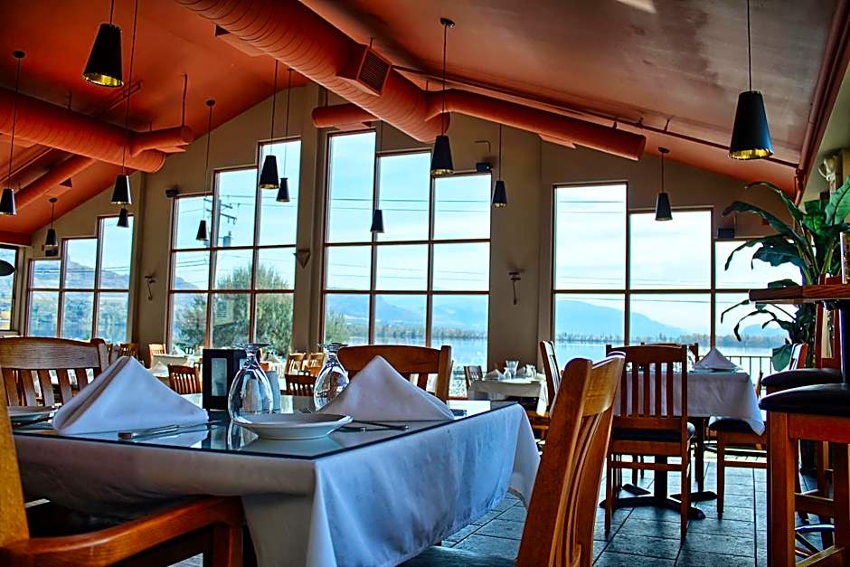 Holiday Inn Hotel & Suites Osoyoos By IHG