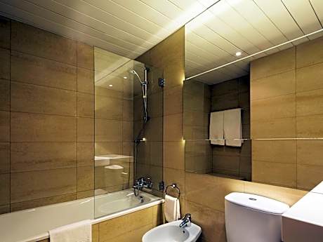 Triple Room with Twin beds and Sofa Bed