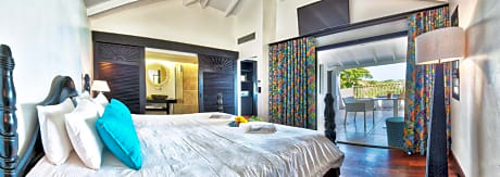 Bungalow with Partial Sea View