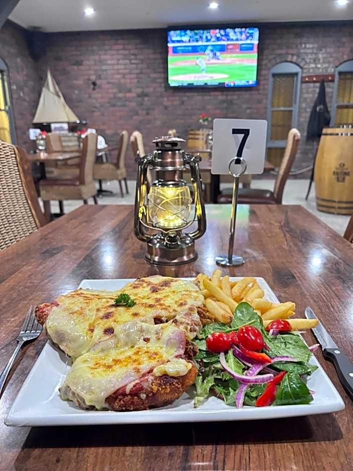 The Club Hotel Collie