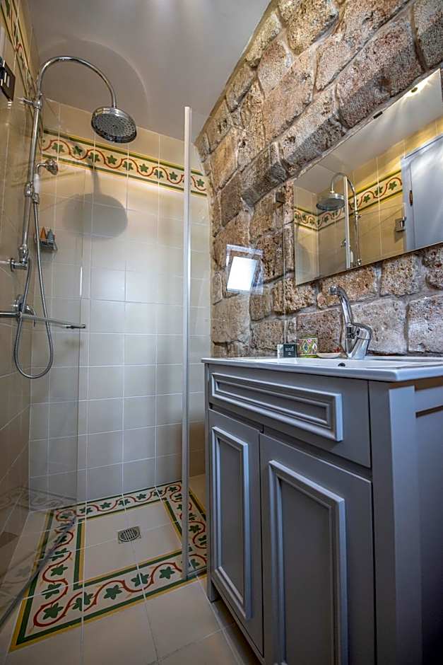 Arabesque Arts & Residency