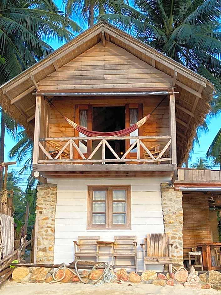 Castaway Beach Bungalows