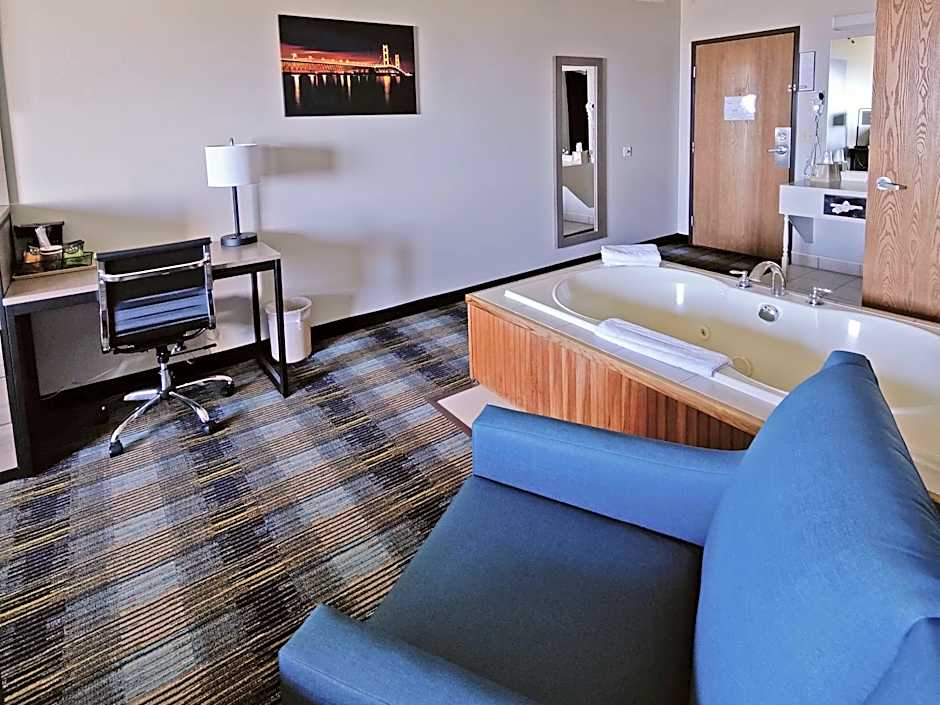 Bavarian Haus Lakefront Inn