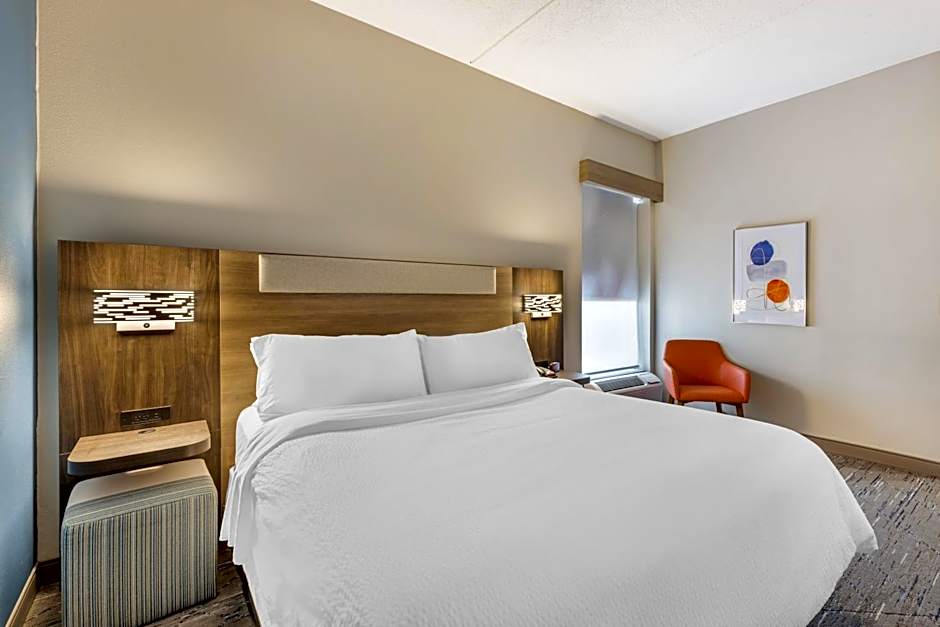 Holiday Inn Express Crestwood By IHG