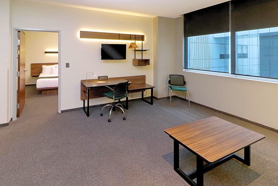 City Express Suites by Marriott Ciudad de México Santa Fe