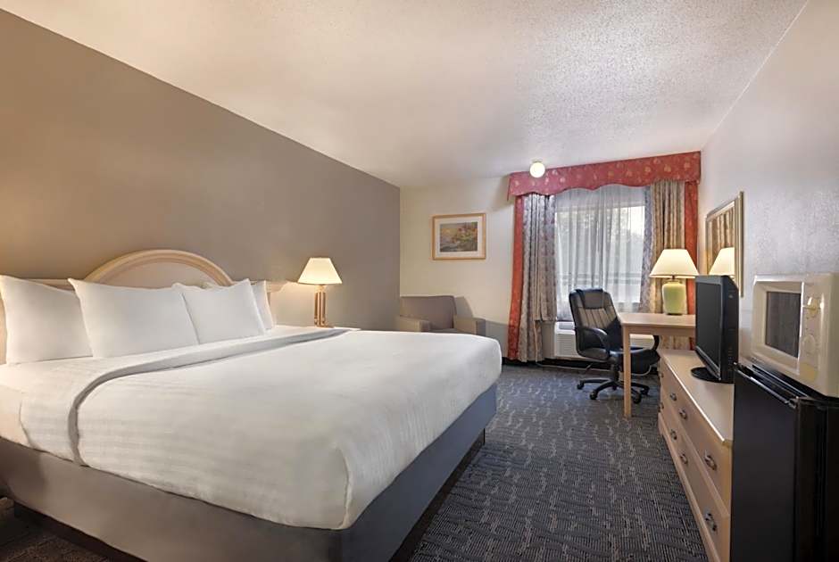 Baymont by Wyndham Des Moines North