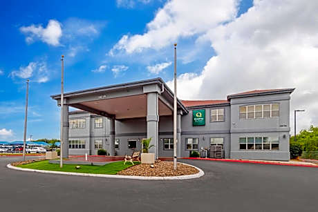 Quality Inn & Suites I-10 Near Fiesta Texas