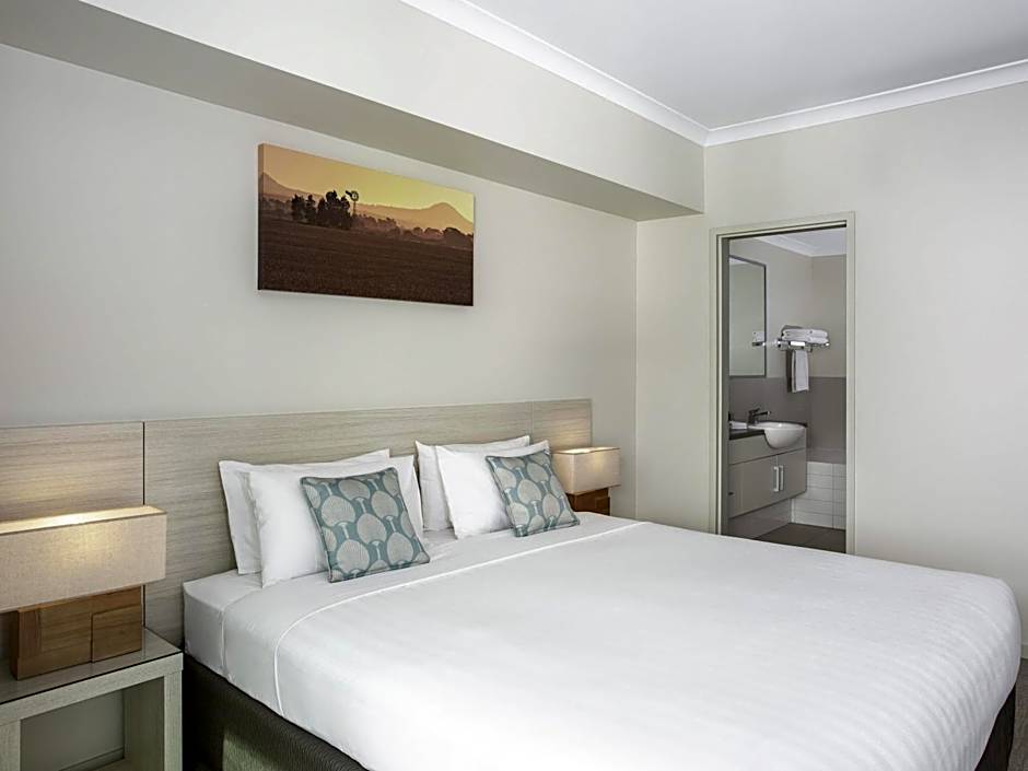Mantra Geraldton