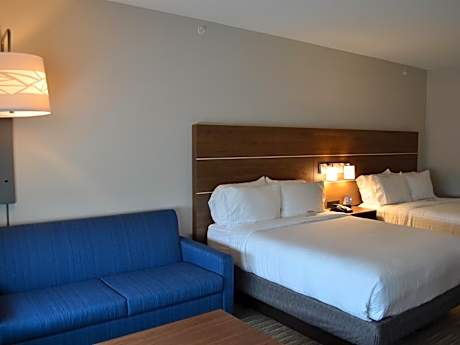 2 Queen Bed Suite Mobil Access Roll Shwr