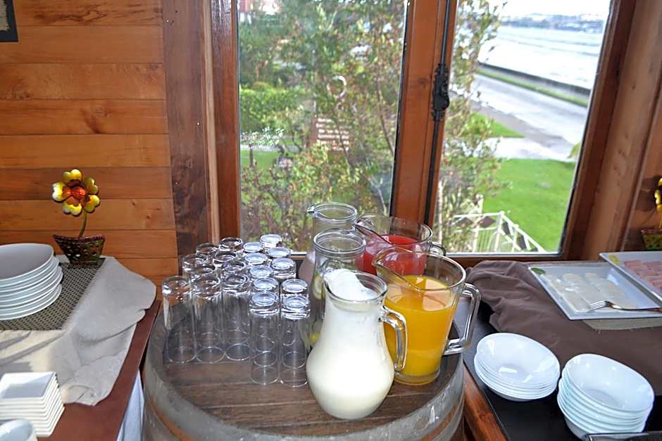 Puerto Chico Hotel
