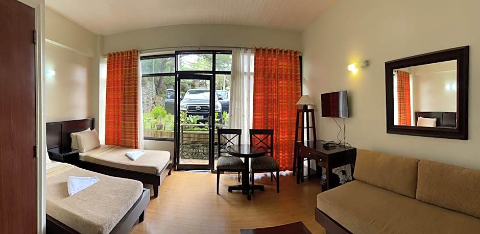 3 Pax Charming Foggy Cold Breeze, Cozy Gardenville Hotel