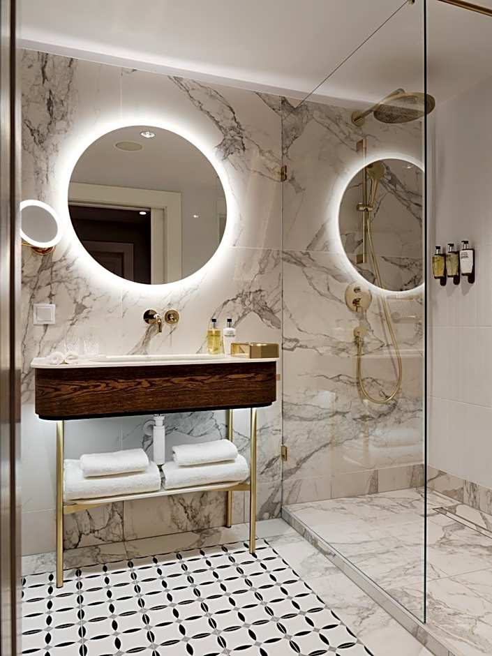 Hotel Altus Palace - Destigo Hotels