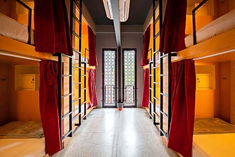 Bed in 8-Bed Mixed Dormitory Room