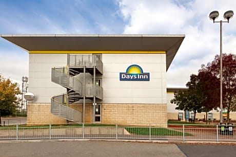 Days Inn by Wyndham Leicester Forest East M1