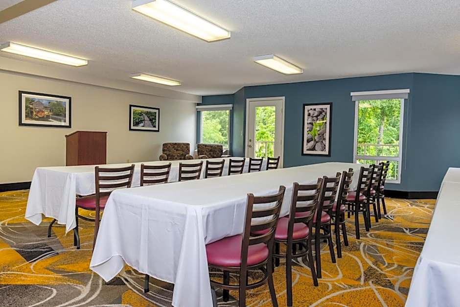 Twin Mountain Inn & Suites