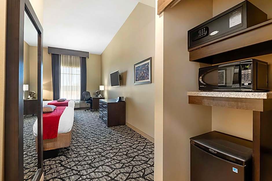 Best Western Plus Lakeview Hotel
