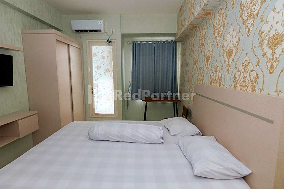 RedLiving Apartemen Podomoro Golf View Queen Room Tower Dahoma