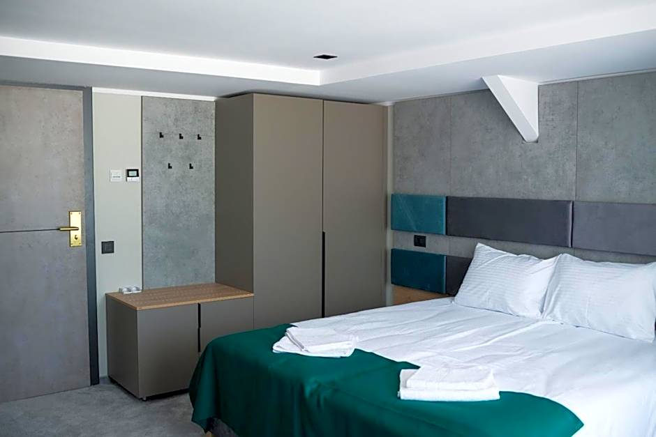 Hotel Plutitor Lebăda