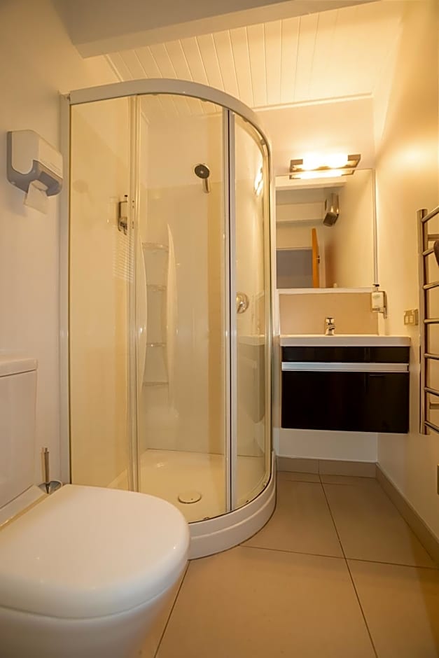 Cranbury Court Apartments