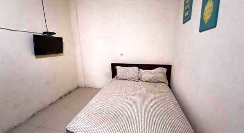 OYO 93477 Almahyra Guest House Syariah