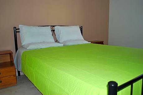 Apartment (3-4 Adults)