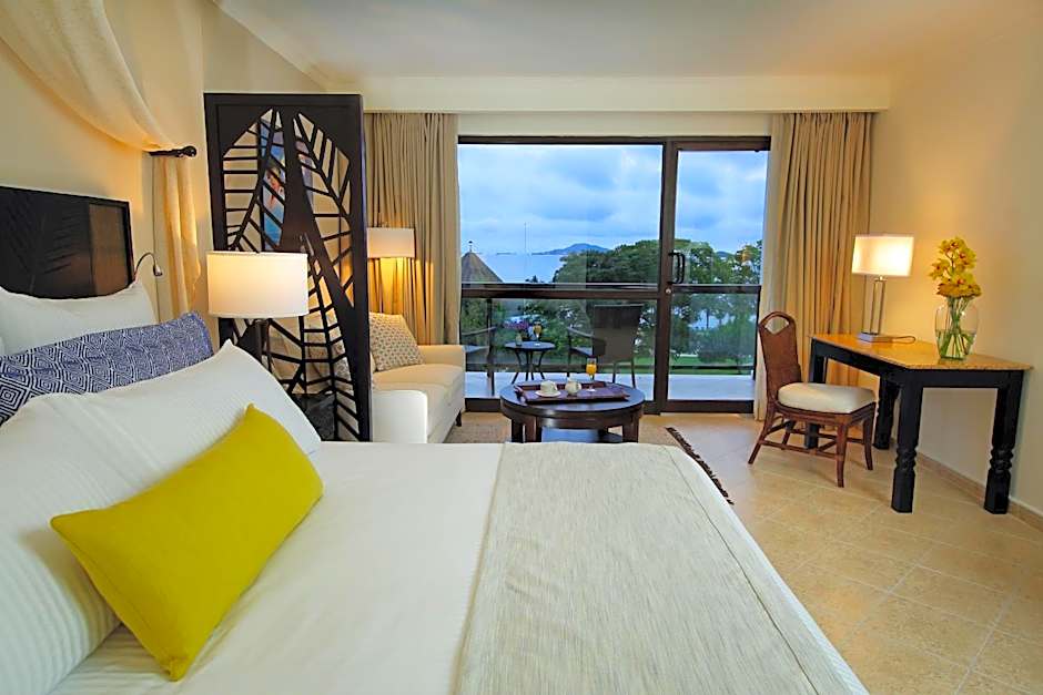 Photo 1 of 9 of Club Deluxe King, Ocean View
