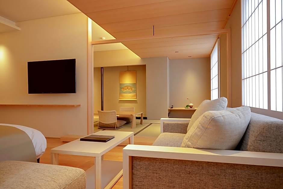 Kaminarimon Ryokan