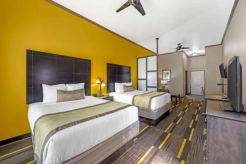 Best Western Plus Emerald Inn & Suites