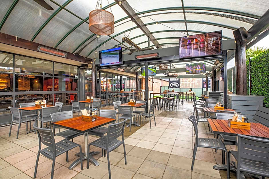 Nightcap at Manhattan Hotel