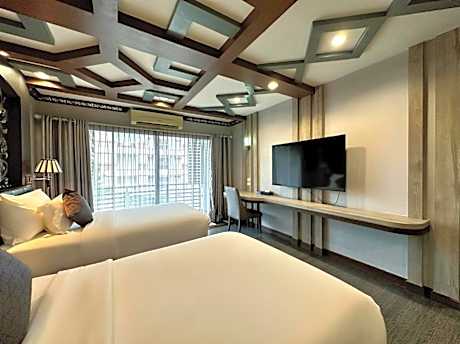 Deluxe Suite Twin