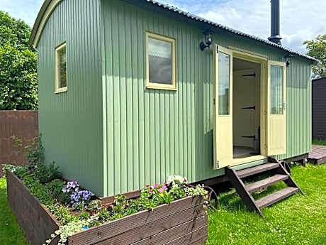 Willow Shepherd Hut