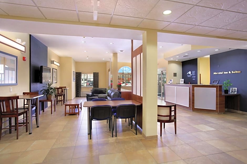 Microtel Inn & Suites by Wyndham Kearney