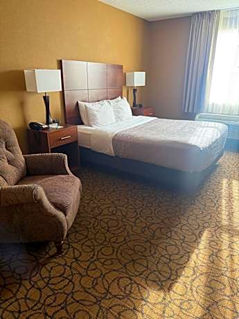 Queen Room - Accessible/Non Smoking/1st Floor
