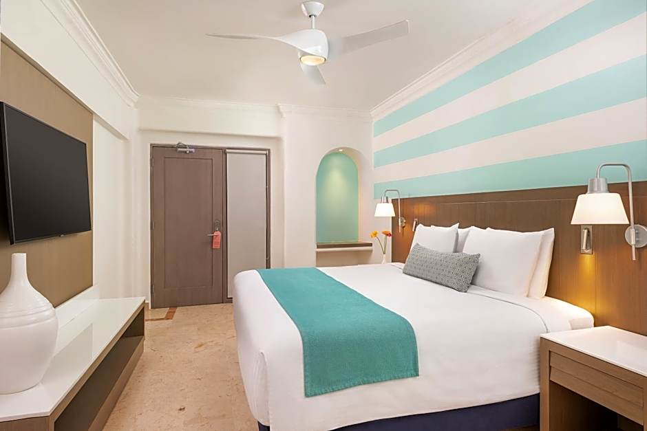 Photo 1 of 5 of Standard 1 King Bed
