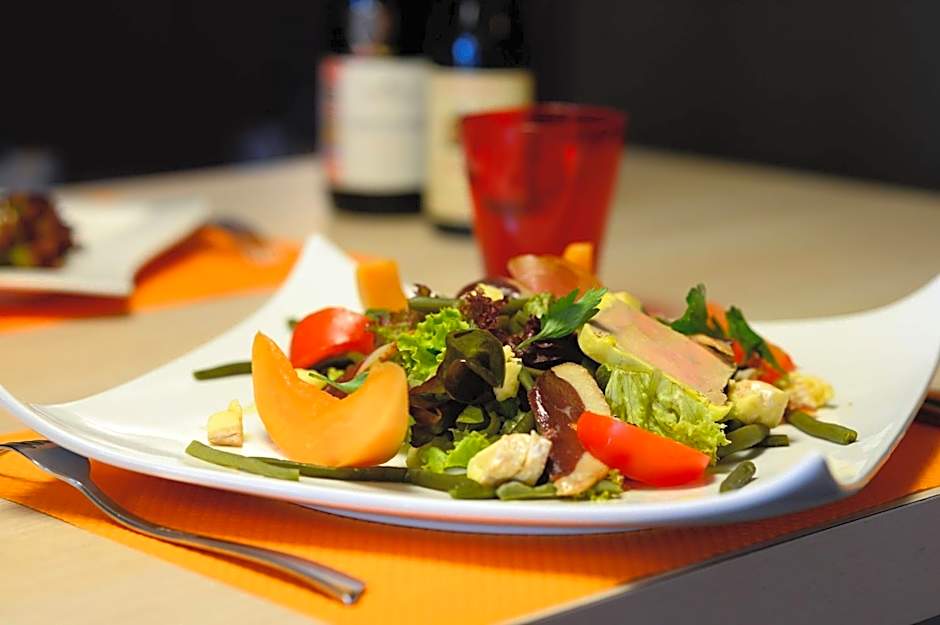 Brit Hotel Du Dauphin L'Aigle