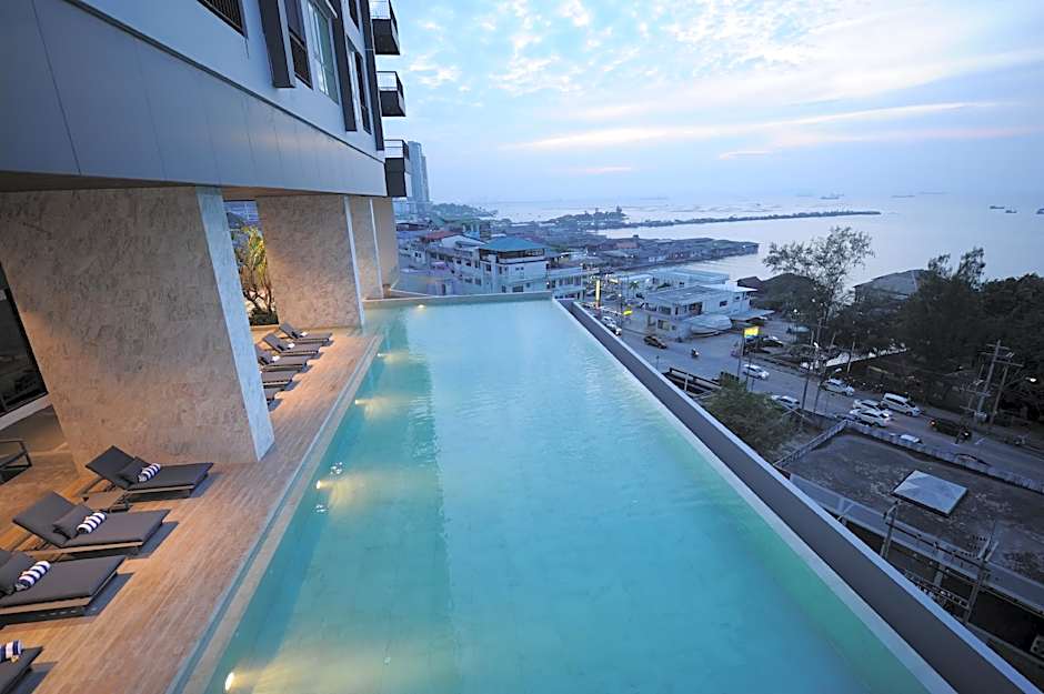 Oakwood Hotel & Residence Sri Racha