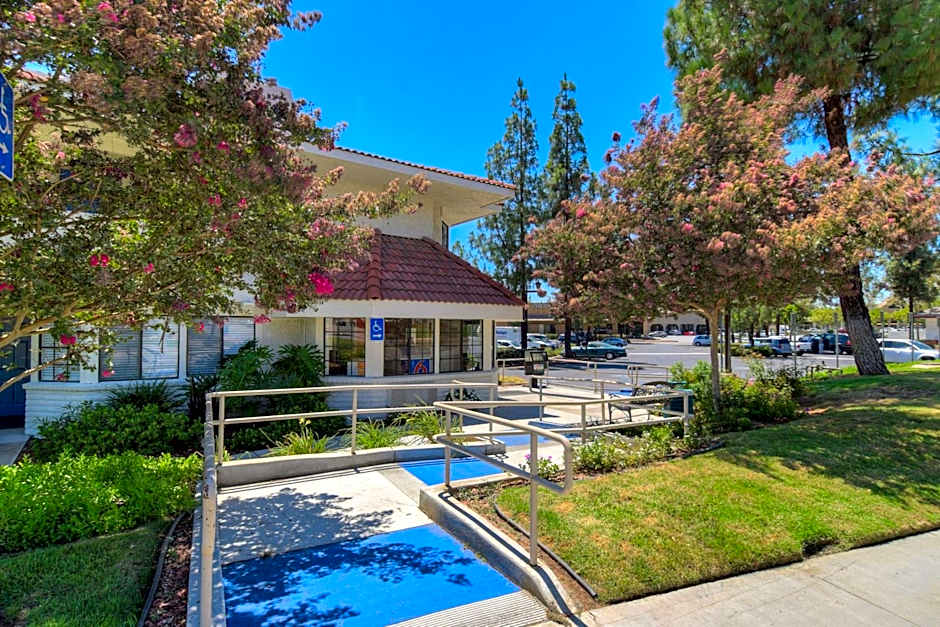 Motel 6-San Dimas, CA - Los Angeles