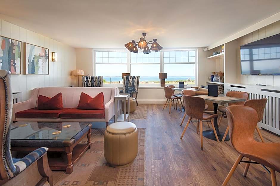 Beach House Hotel