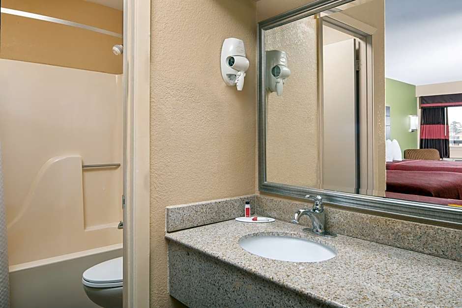 Days Inn by Wyndham Tupelo