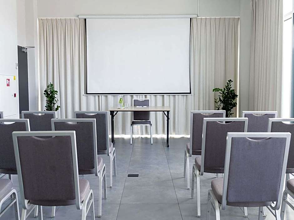 Ibis Poznan Polnoc