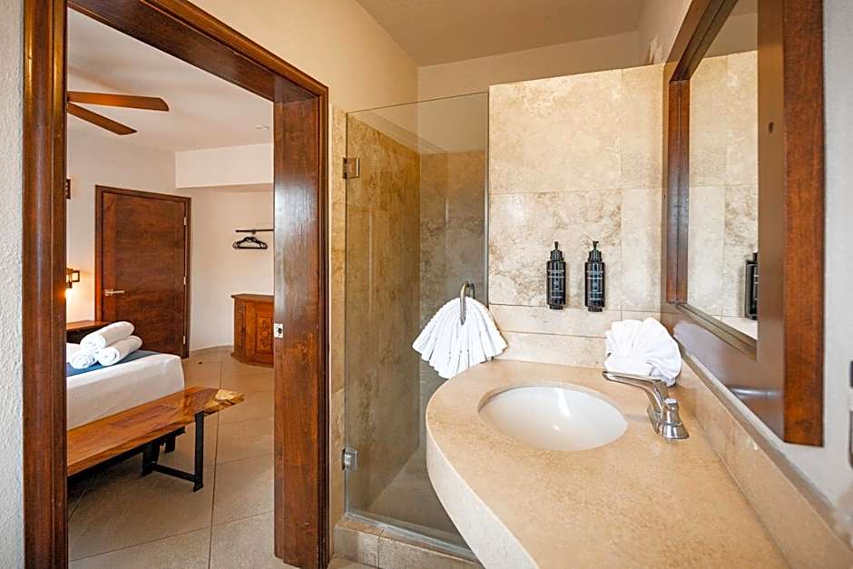 Hotel & Suites El Moro