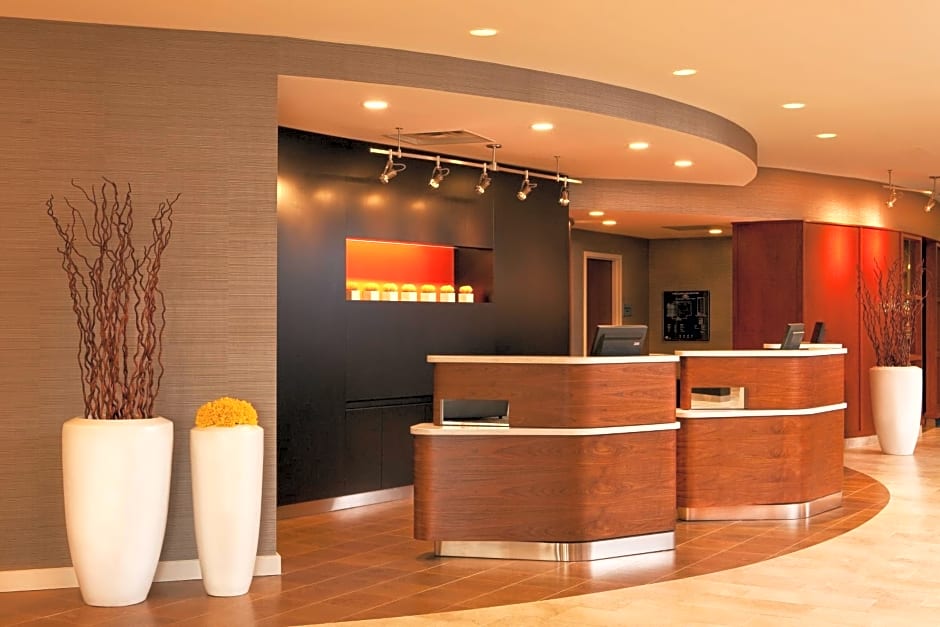 Courtyard by Marriott Alexandria Pentagon South